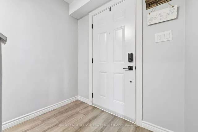 22 Bond St #D, Brantford 4