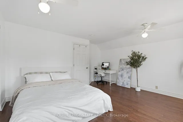 126 Niagara St, Hamilton 4