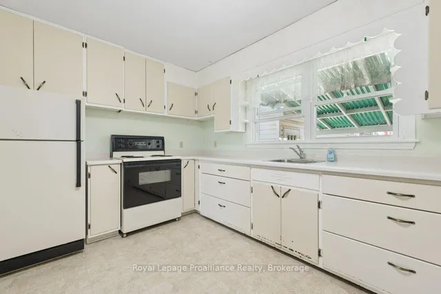 47 Bay Dr, Belleville 5