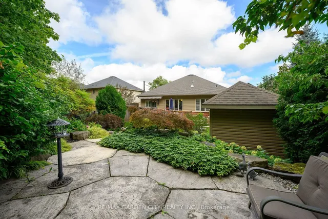18 HEATHCOTE Crt, Grimsby 5