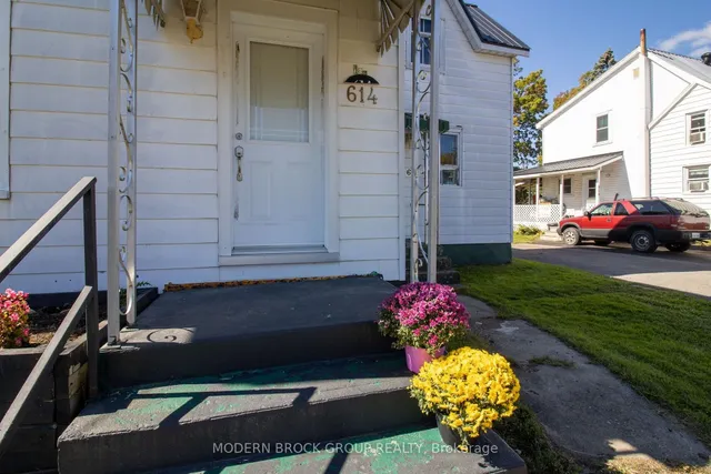 614 East St, Edwardsburgh/Cardinal 2