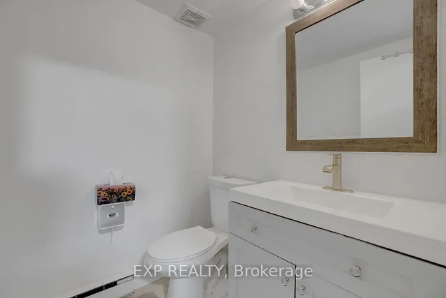 20 Hart Ave #F, Ottawa 3