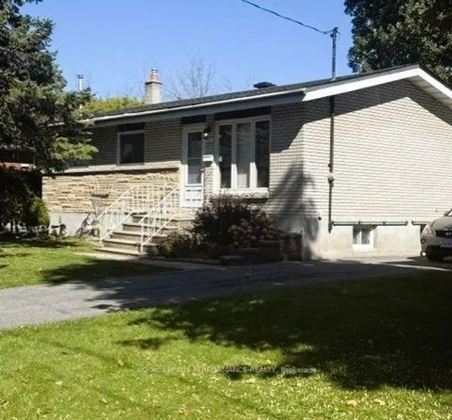 418 Bellevue Cres, Cornwall 2
