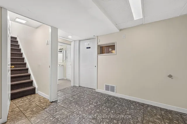 43 Dundee Crt, London South 4
