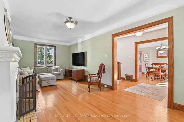 383 Hamilton Ave, Ottawa 5