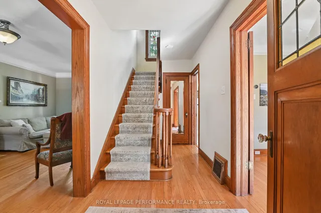 383 Hamilton Ave, Ottawa 3