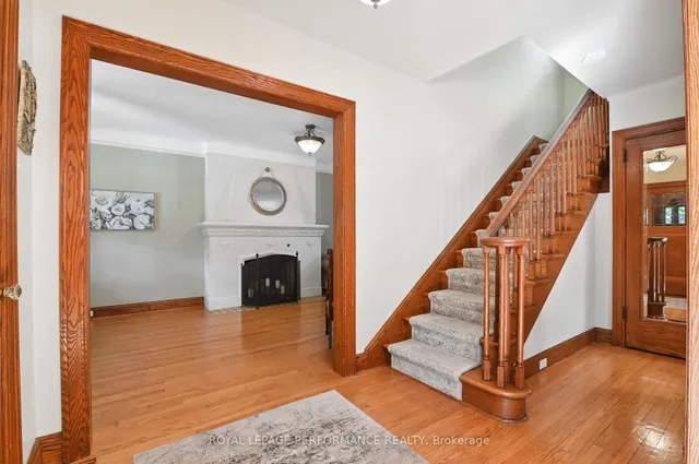 383 Hamilton Ave, Ottawa 4