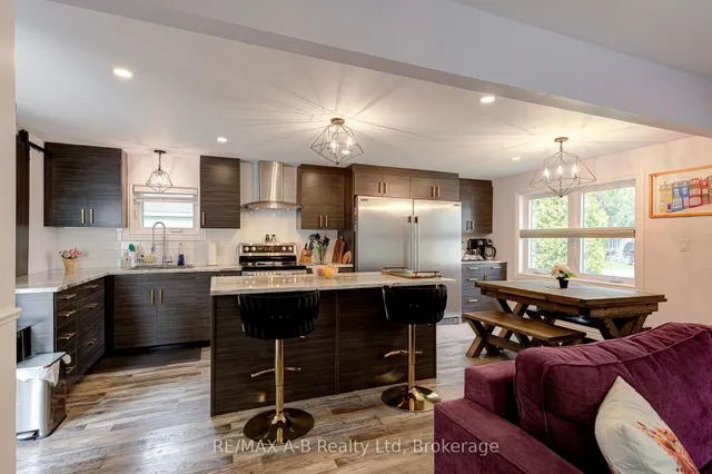 195 Cedar Rd, Perth East 3