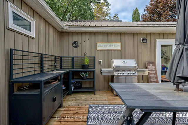 195 Cedar Rd, Perth East 2
