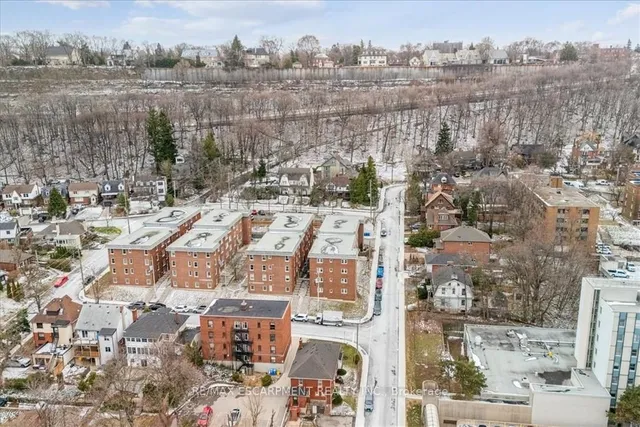 21 Mountwood Ave #6, Hamilton 4