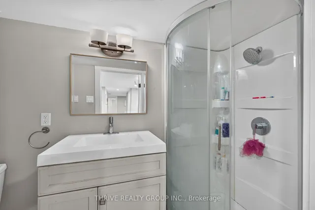 837 Wellington St, London East 3