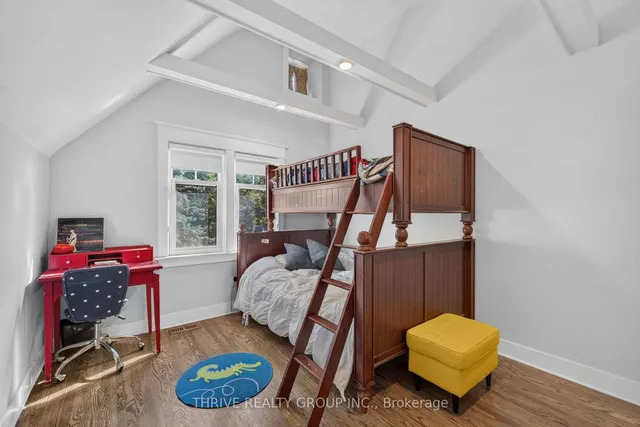 837 Wellington St, London East 4
