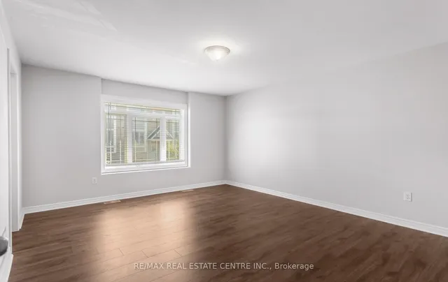 8 Hemlock Way #38, Grimsby 5