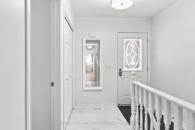 20 Kernohan Pkwy #23, London South 3