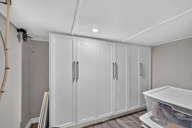 943 Colborne St, London East 5