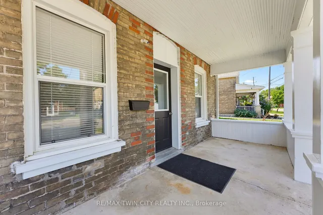 112 Grand River Ave, Brantford 4
