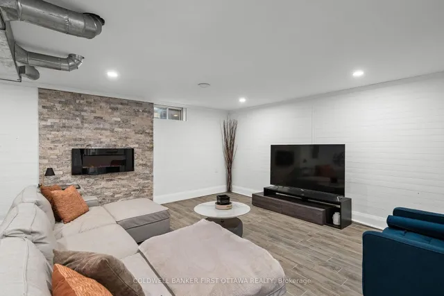 1537 John Quinn Rd, Ottawa 5