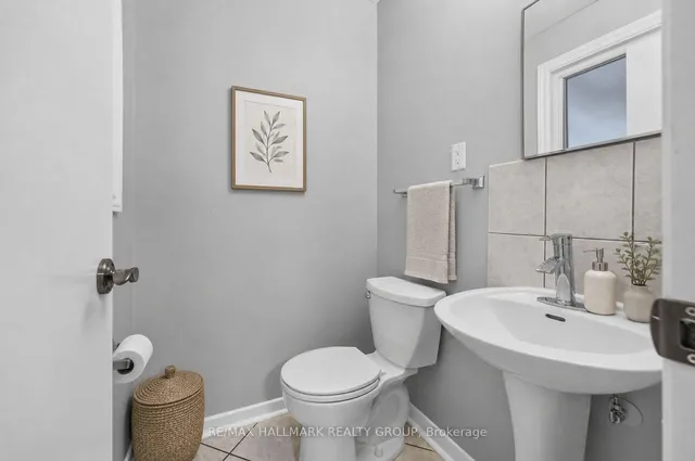 323 Poulin Ave, Ottawa 5
