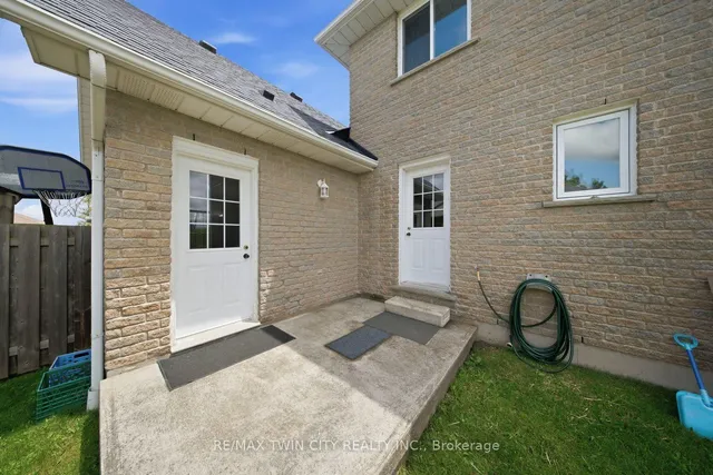 61 Sunnyside Dr, Brant 5