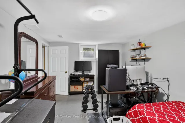 1817 Parkwood Circ, Peterborough 3
