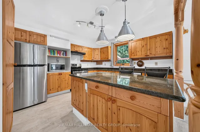 7524 Flewellyn Rd, Ottawa 3