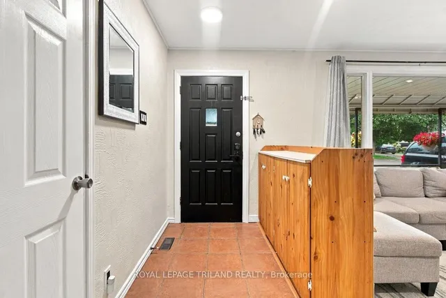 438 Magnolia Cres, London East 3