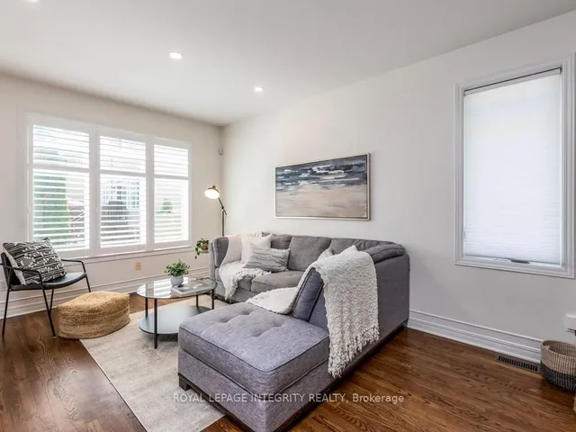 176 Parkin Circ, Ottawa 4