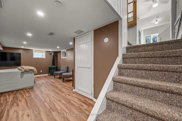 447 McEwen Dr, Kingston 3