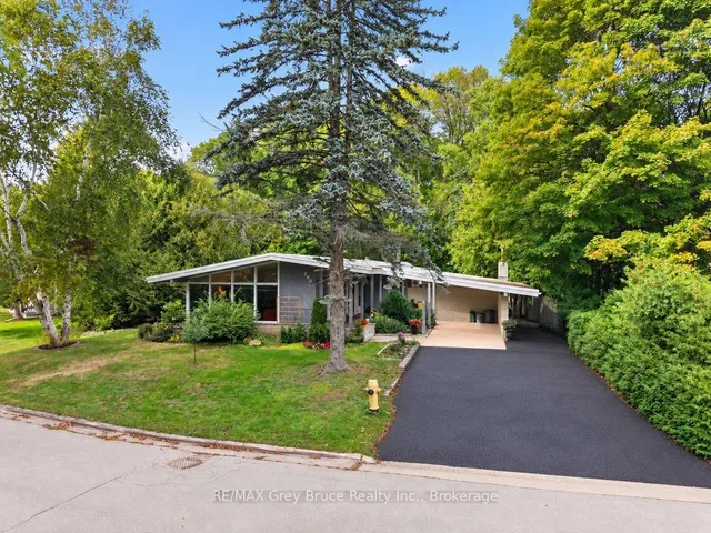 590 4TH St, Owen Sound 2