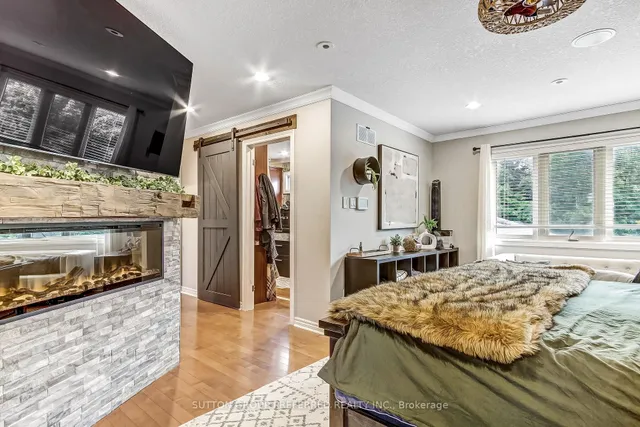 1094 Thornley St, London South 2