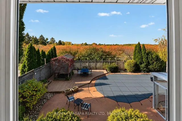 21 Garrison Village Dr, Niagara-on-the-Lake 2