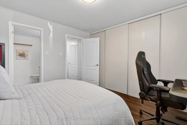 256 Cresthaven Dr, Ottawa 5