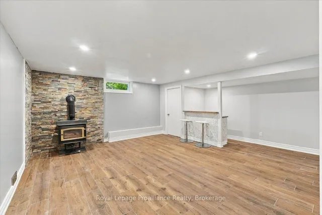 380 Ashley St, Quinte West 4
