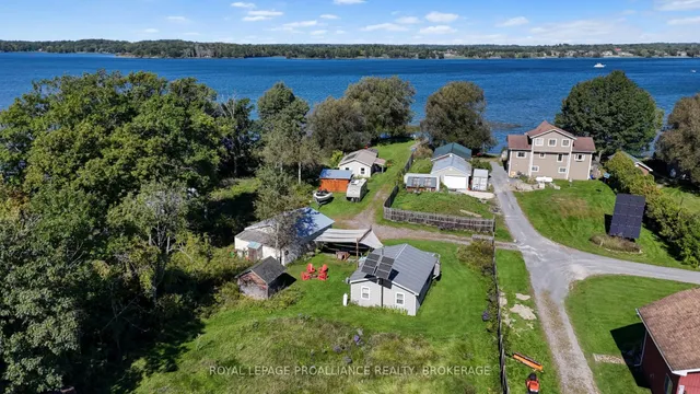 356 Driscoll Rd #A & C, Gananoque 4