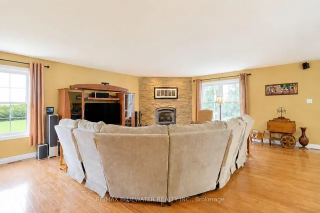 71837 Sunridge Cres, Bluewater 5