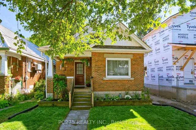16 Barrington Ave, London North 2
