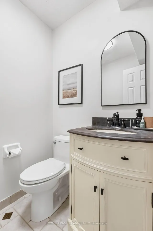 1938 La Chapelle St, Ottawa 5