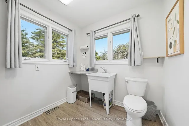 33 Peats Point Lane, Prince Edward County 3