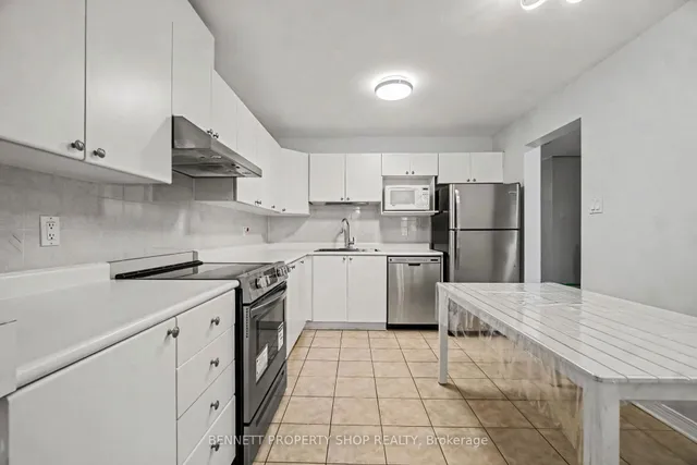 4 Winnegreen Crt, Ottawa 4