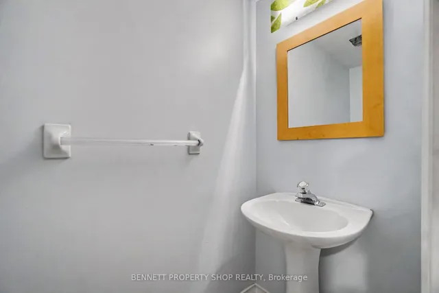 4 Winnegreen Crt, Ottawa 5