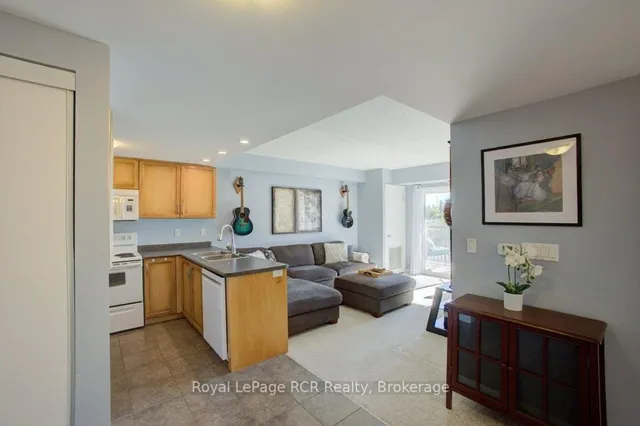 645 St David St #214, Centre Wellington 5