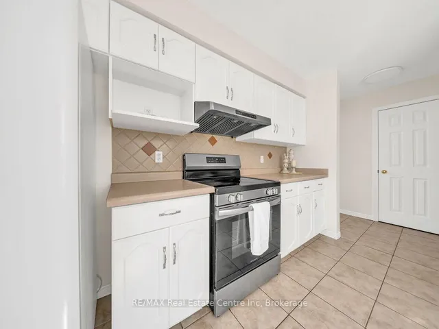 61 MOFFATT Lane, Guelph 3