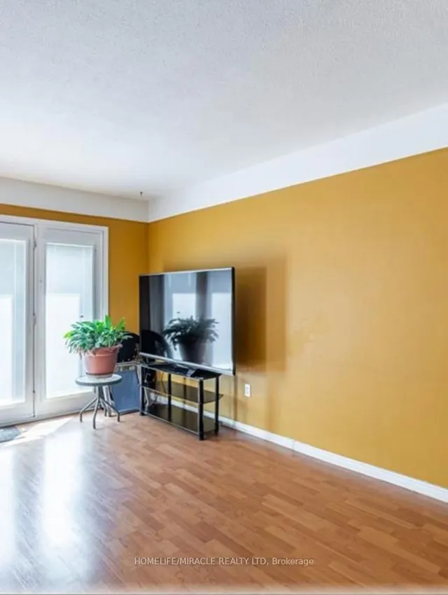 669 Osgoode Dr #12, London South 4