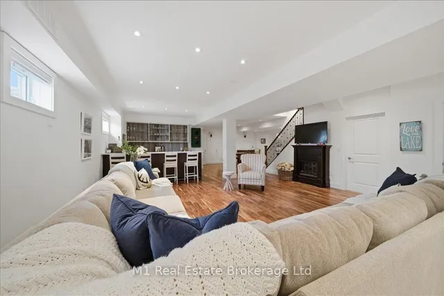 11 Breakwater Crt, Gravenhurst 4