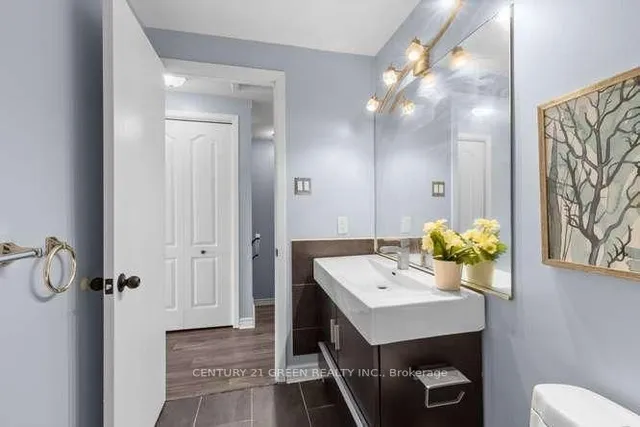 474 Southdale Rd #28, London South 4