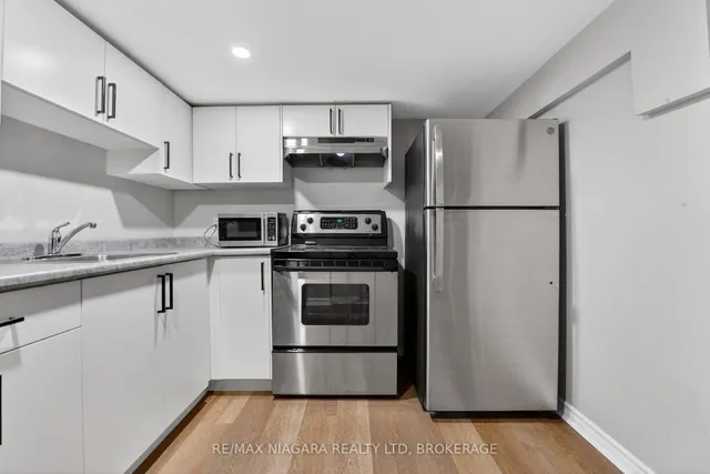 214 NIAGARA St, St. Catharines 3