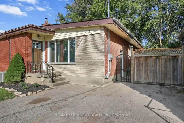 71 Cavendish Cres, London North 2