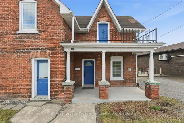 209 Dundas St, Quinte West 4