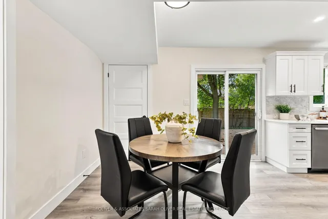 95 Blackacres Blvd, London North 3