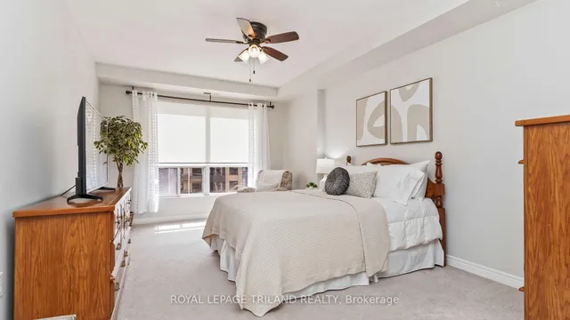 1030 Coronation Dr #812, London North 3